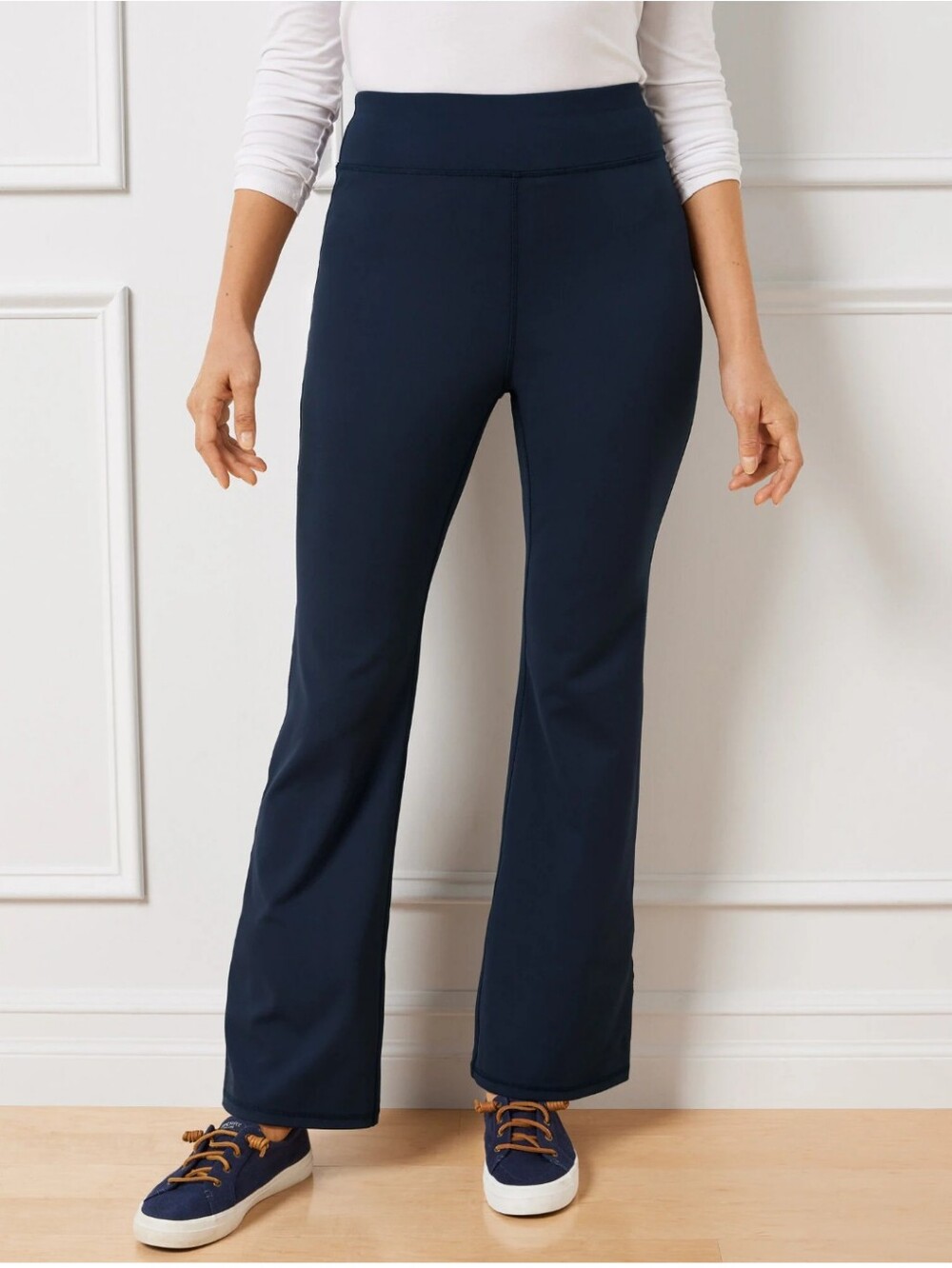 T by Talbots Womens Large Out & About Stretch Bootcut Black Pants